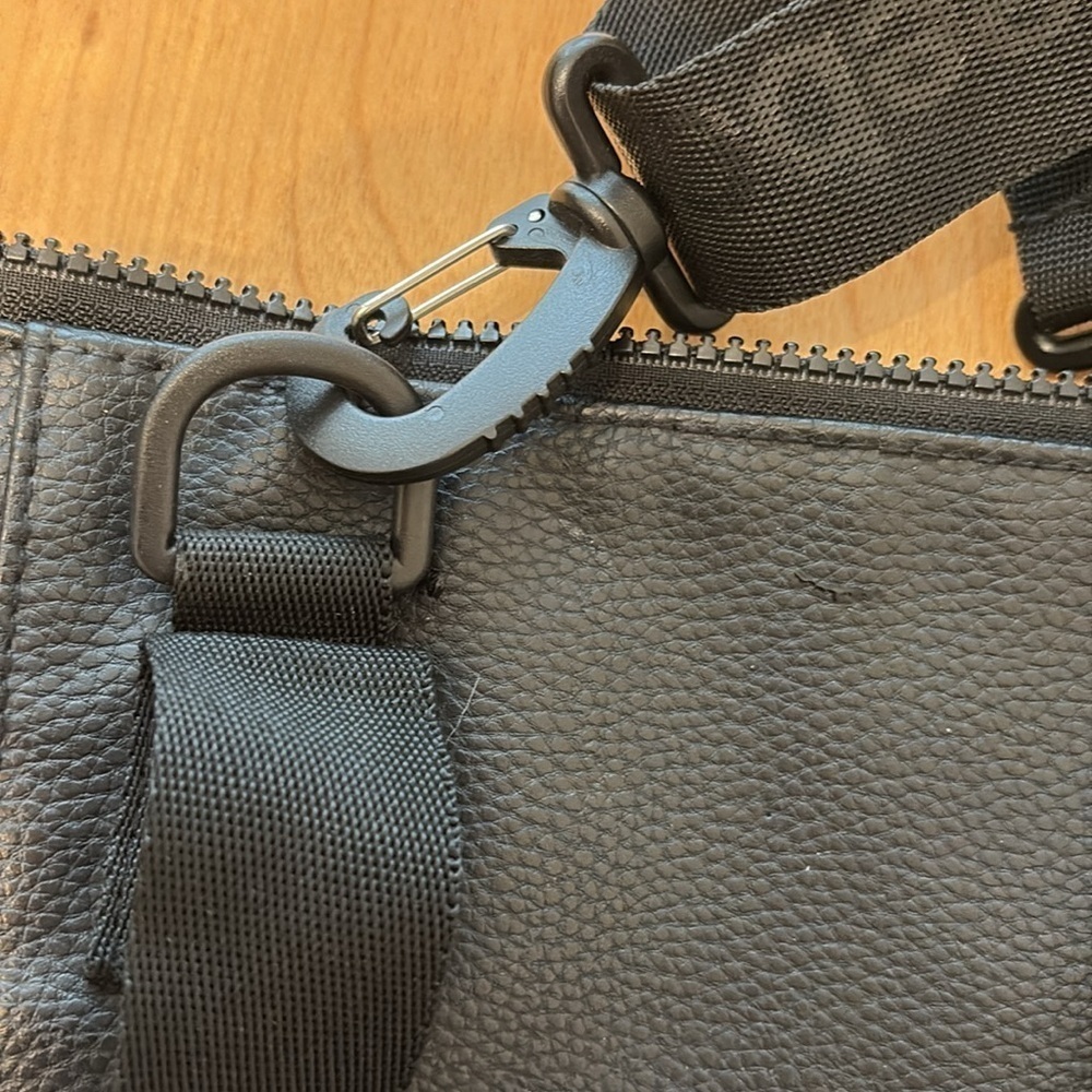 Reebok Black Crossbody Bag for Women with removable strap and top handles. - Picture 6 of 7